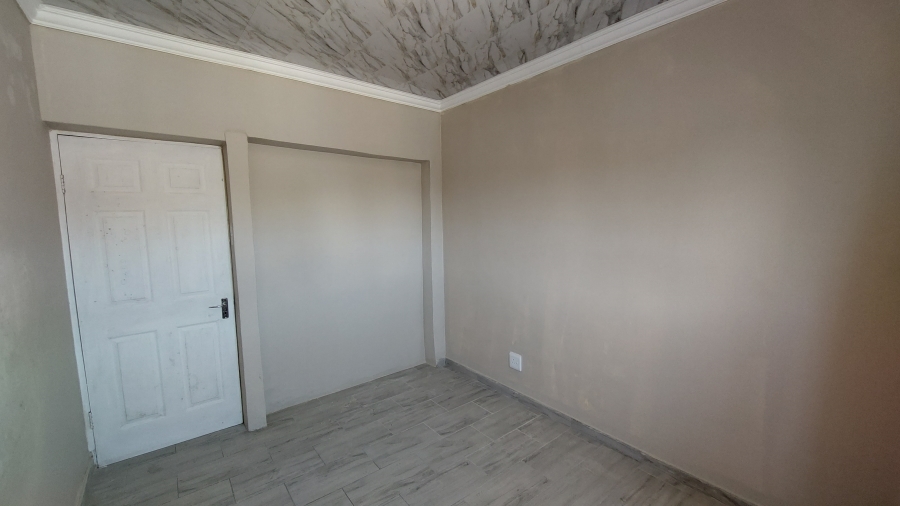 5 Bedroom Property for Sale in Ravensmead Western Cape
